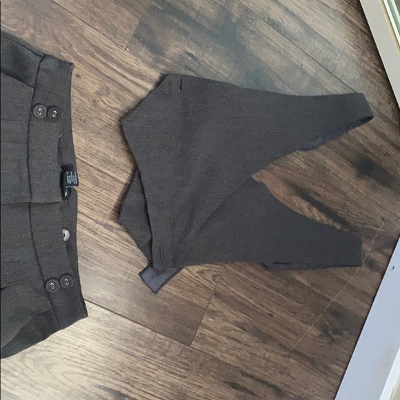 Grey two piece suspended pant suite - Picture 4 of 4